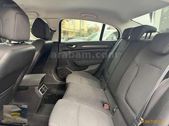 //2022 MEGANE HATASIZ 100 BİN KM 1.5 BLUEDCİ EDC//