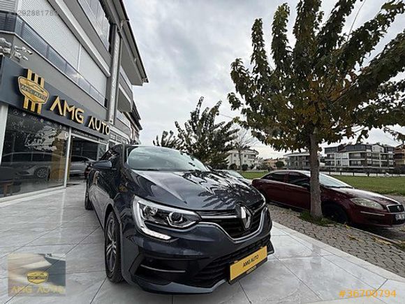 //2022 MEGANE HATASIZ 100 BİN KM 1.5 BLUEDCİ EDC//