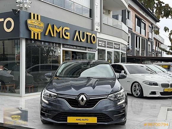 //2022 MEGANE HATASIZ 100 BİN KM 1.5 BLUEDCİ EDC//