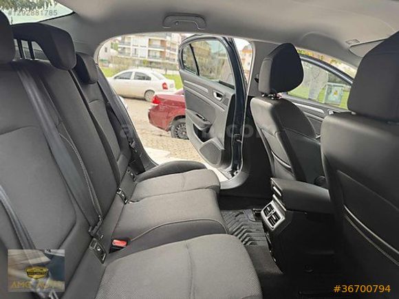 //2022 MEGANE HATASIZ 100 BİN KM 1.5 BLUEDCİ EDC//