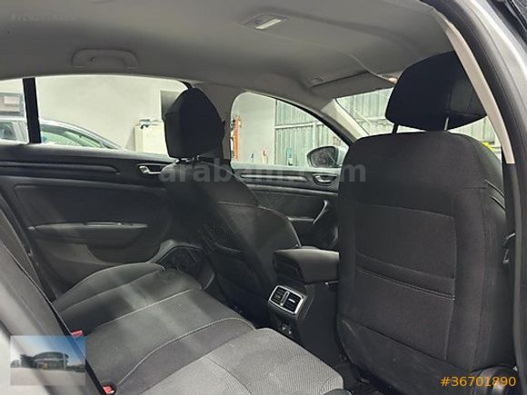 2024 Megane Sedan 1.3 TCe Touch EDC / 13.321 KM