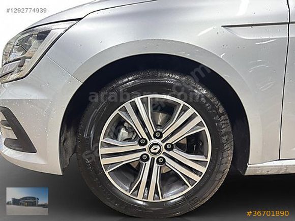 2024 Megane Sedan 1.3 TCe Touch EDC / 13.321 KM
