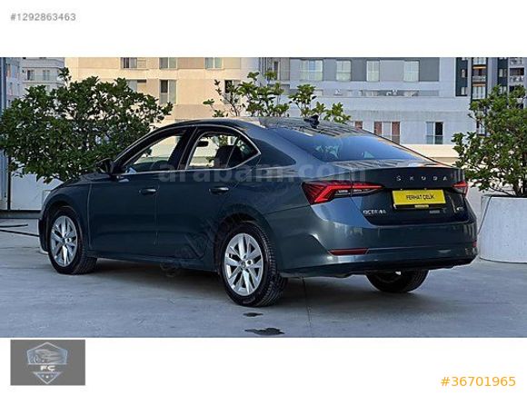 2021 Octavia Premium Hybrid Titanium Gri Servis Bakımlı