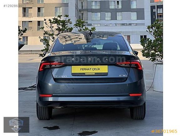2021 Octavia Premium Hybrid Titanium Gri Servis Bakımlı