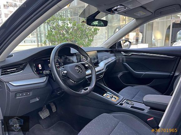 2021 Octavia Premium Hybrid Titanium Gri Servis Bakımlı