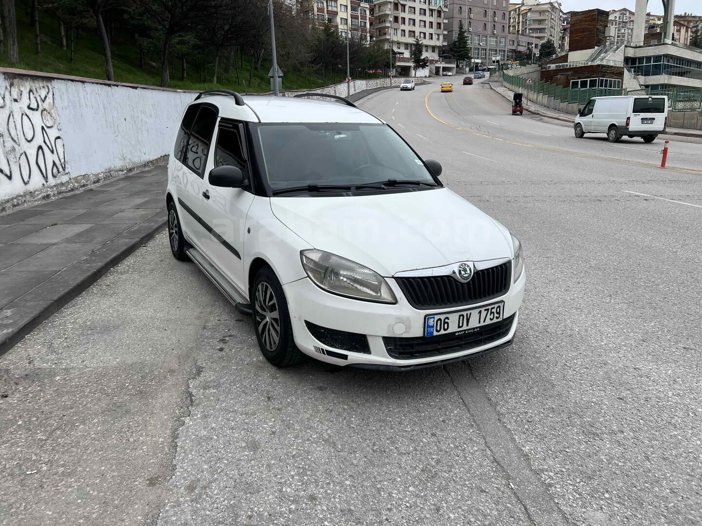 Galeriden Skoda Roomster 1.6 TDI Comfort 2012 Model Ankara 377.000 km Beyaz 6
