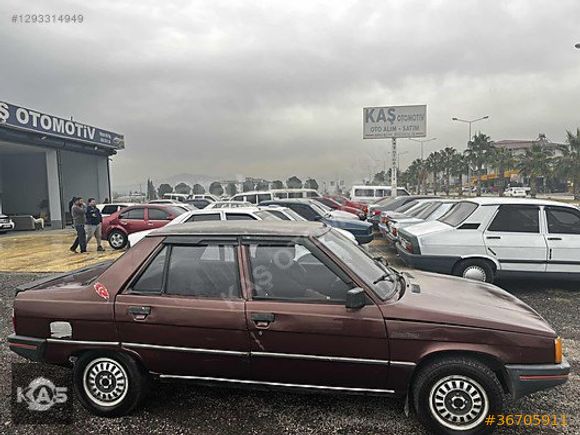 Renault 9 Broadway 1989 model sıfır muaneli