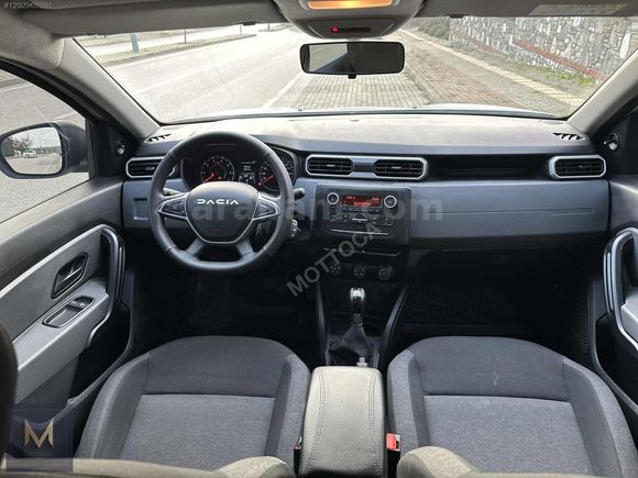 İLK SAHİBİNDEN SERVİS BAKIMLI DUSTER OTOMATİK JOURNEY GÖRÜNÜM