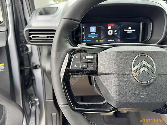 Başak Otomotiv 2.EL'den 2025 Hatasız Berlingo XTR