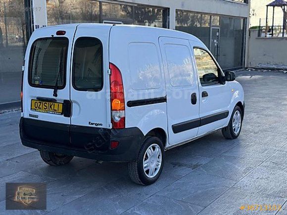 ÖZ IŞIKLI OTOMOTİVDEN 2012 RENAULT KANGO TEK EL
