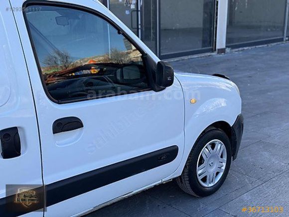 ÖZ IŞIKLI OTOMOTİVDEN 2012 RENAULT KANGO TEK EL
