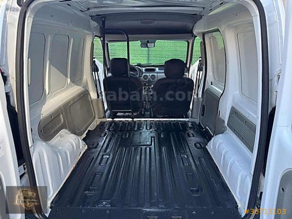 ÖZ IŞIKLI OTOMOTİVDEN 2012 RENAULT KANGO TEK EL