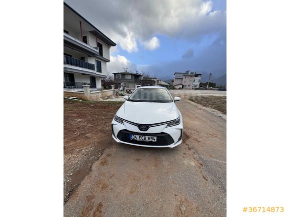 Sahibinden  satılık Toyota Corolla 1.8 Hybrid Dream 2021 Model   Beyaz