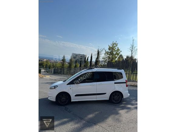 2017 Model Ford Tourneo Courier Blackline | 185.000 km | Manuel