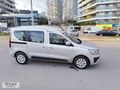 ÖZ KALE OTOMOTİV'DEN 2023 EXPRESS COMBİ 1.5 DCİ 64.000 KM'DE