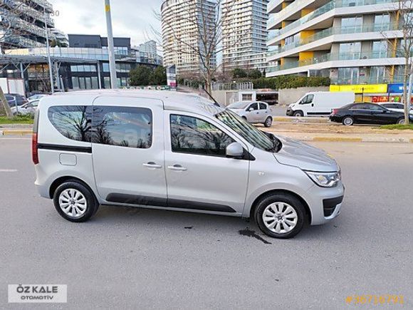 ÖZ KALE OTOMOTİV'DEN 2023 EXPRESS COMBİ 1.5 DCİ 64.000 KM'DE