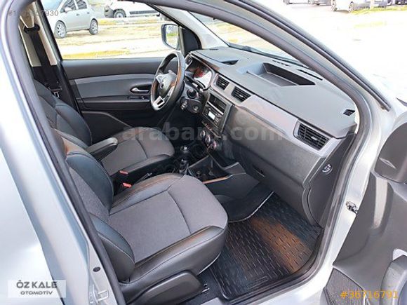 ÖZ KALE OTOMOTİV'DEN 2023 EXPRESS COMBİ 1.5 DCİ 64.000 KM'DE