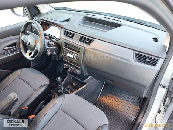 ÖZ KALE OTOMOTİV'DEN 2023 EXPRESS COMBİ 1.5 DCİ 64.000 KM'DE