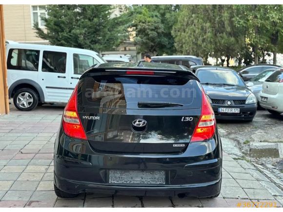 Sahibinden Hyundai i30 1.6 CRDi Mode Plus 2010 Model  260.000 km Siyah