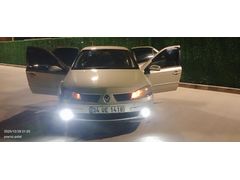 Sahibinden Renault Laguna 1.9 dCi Privilege 2006 Model  280.000 km   Donanım ve Özellikler:

Anahtarsız çalıştırma & kilitleme

Dört cam oto