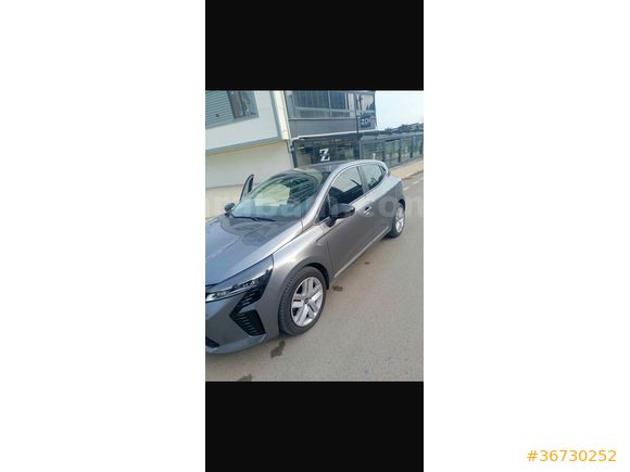 Sahibinden Renault Clio 1.0 TCe Evolution 2023 Model 