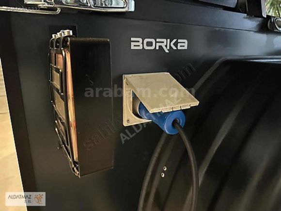 ALDATMAZ PLAZA'DAN ÇEKME KARAVAN ÇARPIŞAN TÜRK CAMPER RÖMORK