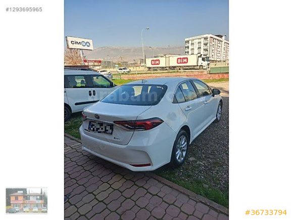 SIFIR 2025 MODEL TOYOTA COROLLA 1.8 HYBRİT