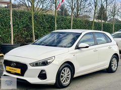 GALERİ MAVİ'DEN 2017 MODEL DEĞİŞENSİZ DÜŞÜK KM İ30 1.4 MPI