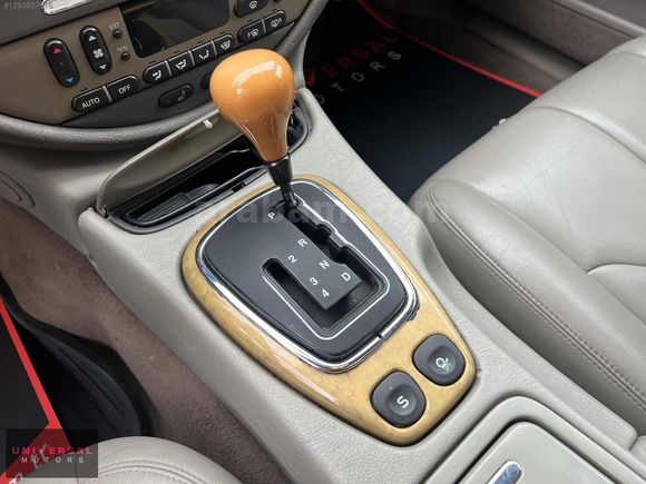 "UNIVERSAL MOTORS" 2001 JAGUAR S-TYPE 4.0 V8 OTOMATIK 272 HP