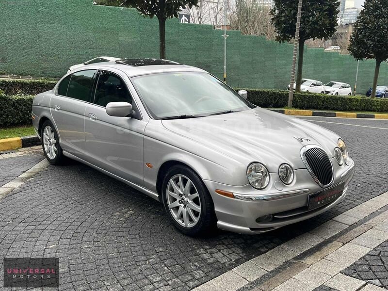 Galeriden Jaguar S-Type 4.0 2001 Model İstanbul 172.000 km Gri
