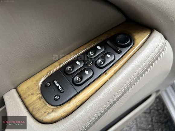 "UNIVERSAL MOTORS" 2001 JAGUAR S-TYPE 4.0 V8 OTOMATIK 272 HP