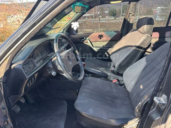 ÖZKAN OTOMOTİVDEN 1983 MERCEDES 190 E BAKIMLI