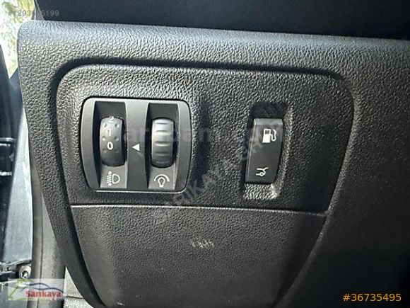 SARIKAYADAN 2018 RENAULT MEGANE 1.5 DCİ TOUCH EDC SORUNSUZ