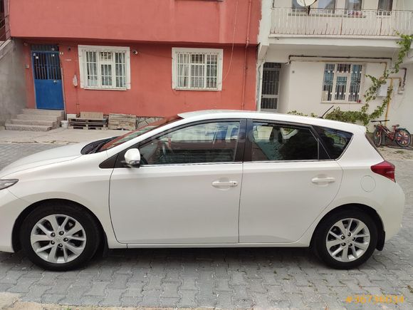 Sahibinden Toyota Auris 1.4 D-4D Active 2013 Model