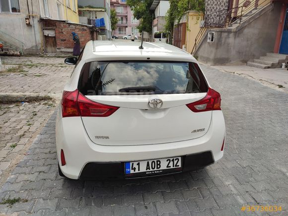 Sahibinden Toyota Auris 1.4 D-4D Active 2013 Model