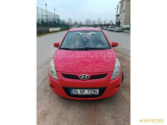 Sahibinden Hyundai i20 1.2 MPI Team 2011 Model  317.000 km Kırmızı