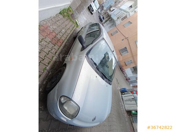 Sahibinden Renault Clio 1.4 Expression 2002 Model İzmir