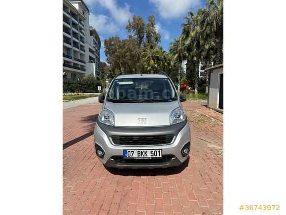 Sahibinden Fiat Fiorino Combi 1.3 Multijet Premio 2022 Model  65.000 km Gri (Gümüş)