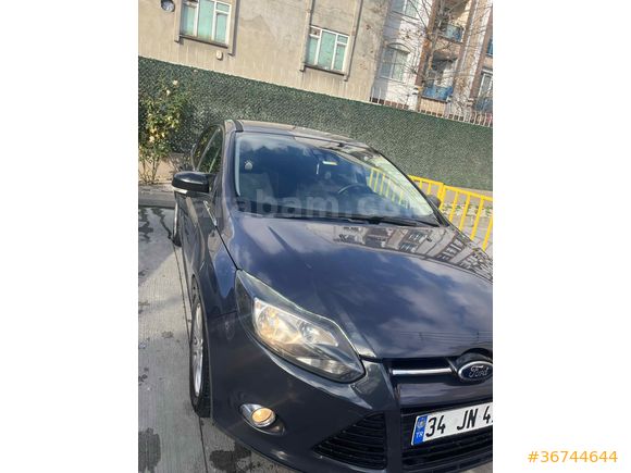 Sahibinden Ford Focus 1.6 TDCi Titanium 2012 Model 2013 cıkışlı 
211 km Gri (titanyum)