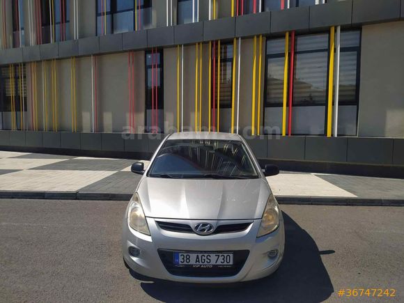 Sahibinden Hyundai i20 Troy 1.4 CVVT Team 2012 Model İstanbul 160.000 km Gri (Gümüş)