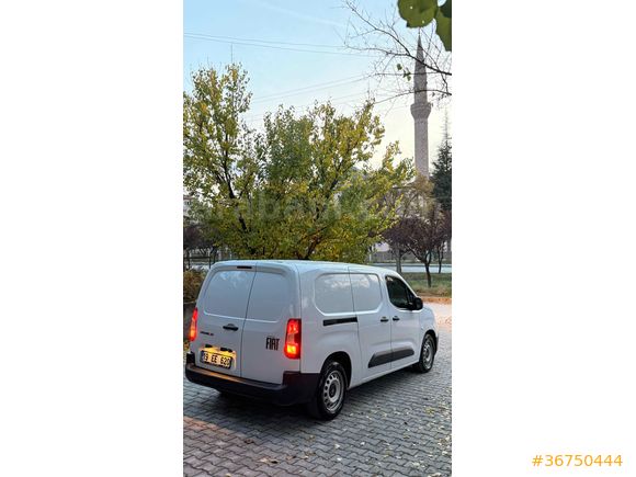 Sahibinden Fiat Doblo Cargo 1.5 BlueHDi 
Maxi 2025 Model HATASIZ BOYASIZ Geri görüş kamerası şerit takip tabela okuma zaman kaplaması mevcuttur 
