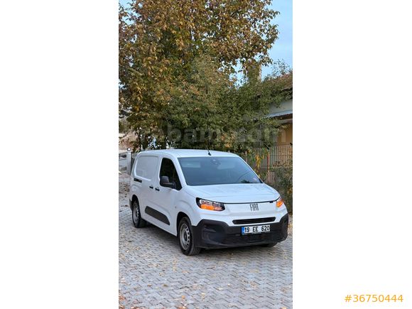 Sahibinden Fiat Doblo Cargo 1.5 BlueHDi 
Maxi 2025 Model HATASIZ BOYASIZ Geri görüş kamerası şerit takip tabela okuma zaman kaplaması mevcuttur 
