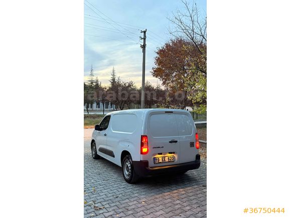Sahibinden Fiat Doblo Cargo 1.5 BlueHDi 
Maxi 2025 Model HATASIZ BOYASIZ Geri görüş kamerası şerit takip tabela okuma zaman kaplaması mevcuttur 
