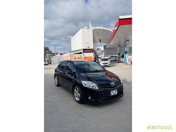 Sahibinden Toyota Auris 1.4 D-4D Comfort Extra 2012 Model