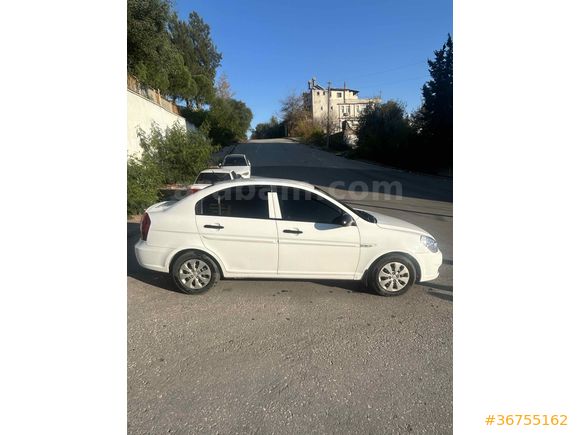 Sahibinden Hyundai Accent Era 1.5 CRDi Mode 2012 Model  Beyaz