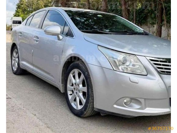 2.Sahibinden Toyota Avensis 1.6 Elegant Extra 2012 Model