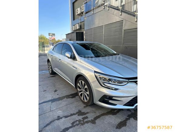 Sahibinden Renault Megane 1.3 TCe Icon 2024 Model 