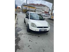 Sahibinden Ford Fiesta 1.4 TDCi Comfort 2005 Model  350.000 km Beyaz