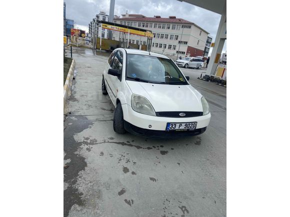 Sahibinden Ford Fiesta 1.4 TDCi Comfort 2005 Model  350.000 km Beyaz