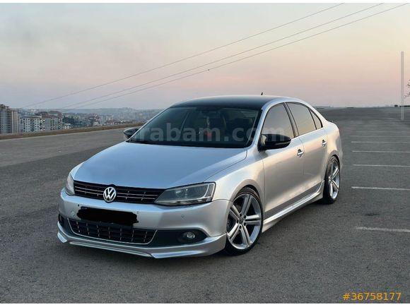 Sahibinden Volkswagen Jetta 1.6 TDi Comfortline 2011 Model  314.000 km Gri (Gümüş)